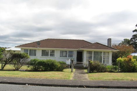 Photo of property in 2 Hurley Place, Kelston, Auckland, 0602