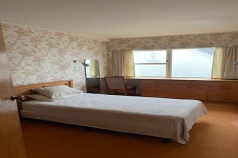 Photo of property in 15 Helen Street, Brooklyn, Wellington, 6021