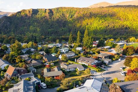 Photo of property in 11 Argyle Place, Arrowtown, 9302