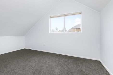Photo of property in 2/41 Uxbridge Road, Mellons Bay, Auckland, 2014