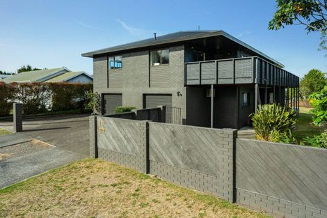 Photo of property in 19 Ingle Avenue, Waipahihi, Taupo, 3330