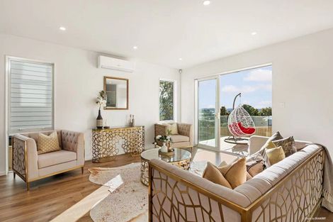Photo of property in 142b Luckens Road, West Harbour, Auckland, 0618