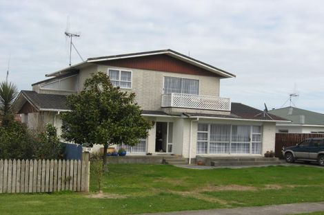 Photo of property in 13 Read Street, Levin, 5510