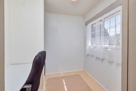 Photo of property in 30 Sutton Crescent, Papakura, 2110