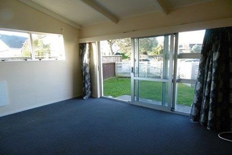 Photo of property in 2 Cobar Close, Maupuia, Wellington, 6022
