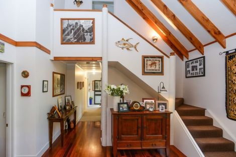 Photo of property in 82 Tauroa Road, Havelock North, 4130