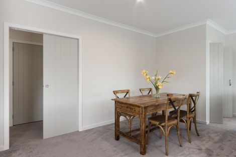 Photo of property in 16 West Place, Greenmeadows, Napier, 4112