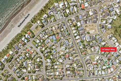 Photo of property in 16 Tobys Way, Waikanae Beach, Waikanae, 5036