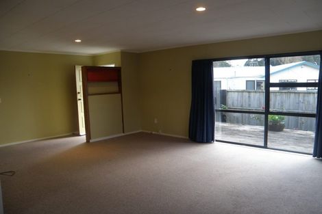 Photo of property in 3 Atarau Grove, Paraparaumu, 5032
