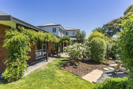 Photo of property in 10 Godfrey Place, Ilam, Christchurch, 8041