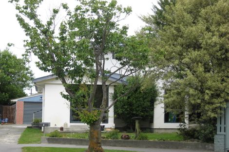 Photo of property in 8 Shirldale Place Avonhead Christchurch City