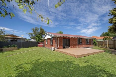 Photo of property in 9 Momorangi Crescent, Redwood, Christchurch, 8051