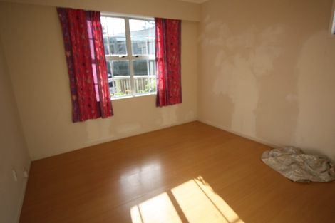 Photo of property in 27 Dunk Place, Milson, Palmerston North, 4414