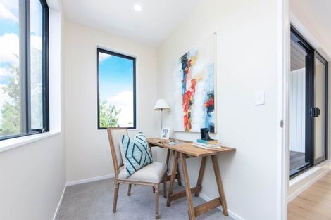 Photo of property in 283a Bucklands Beach Road, Bucklands Beach, Auckland, 2012