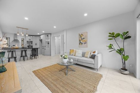 Photo of property in 68 Marina View Drive, West Harbour, Auckland, 0618