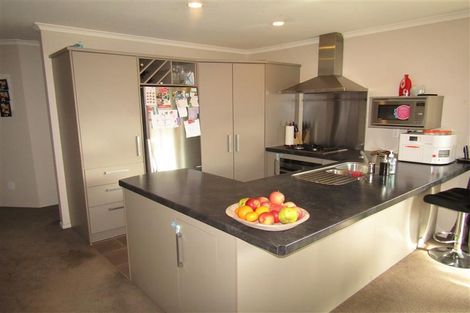 Photo of property in 24 Percy Kinsman Crescent, Riverstone Terraces, Upper Hutt, 5018