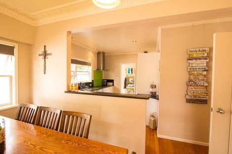 Photo of property in 4 Tomo Street, New Lynn, Auckland, 0600