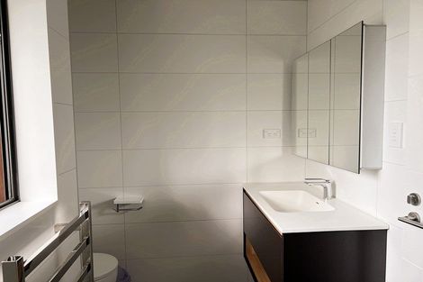 Photo of property in 18a Hazel Glen, Bayview, Auckland, 0629