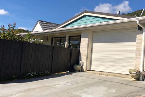 Photo of property in 21a Winara Avenue, Waikanae, 5036
