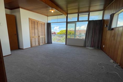 Photo of property in 81 Forrest Hill Road, Milford, Auckland, 0620