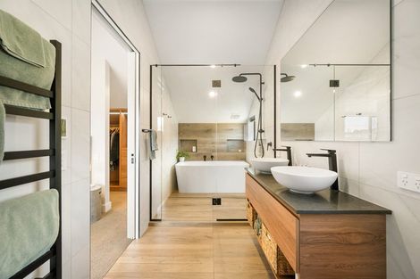 Photo of property in 2 Brodie Avenue, Arrowtown, 9302