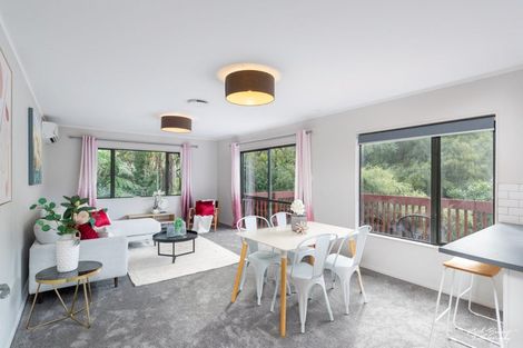 Photo of property in 2/126 Tirohanga Road, Tirohanga, Lower Hutt, 5010