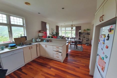 Photo of property in 28 Saint Michaels Crescent, Kelburn, Wellington, 6012