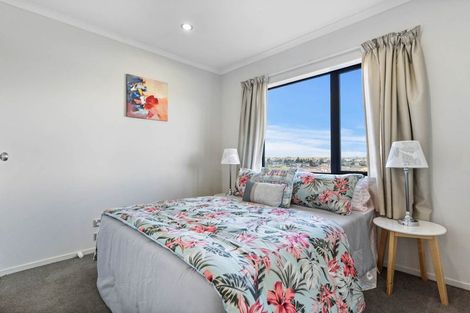 Photo of property in 173 Keri Vista Rise, Papakura, 2110