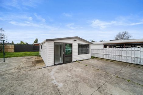Photo of property in 4 Convair Crescent, Mangere, Auckland, 2022