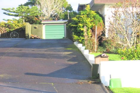 Photo of property in 122 Glenmore Road, Sunnyhills, Auckland, 2010