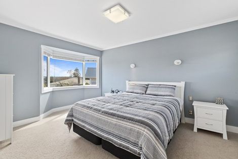 Photo of property in 5a Marine Terrace, Bayswater, Auckland, 0622