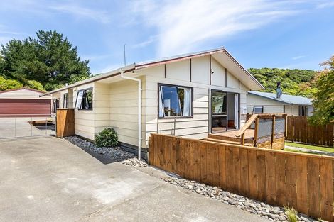 Photo of property in 23 Hookway Grove, Paraparaumu, 5032