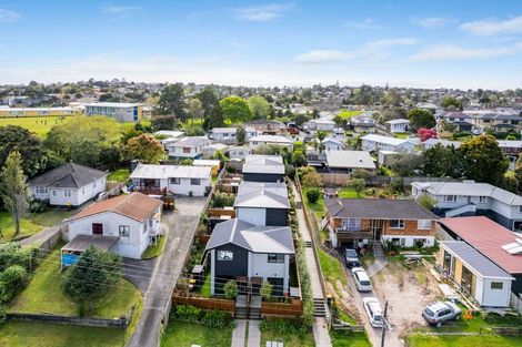 Photo of property in 6/102 Millbrook Road, Sunnyvale, Auckland, 0612