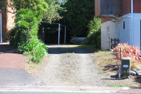 Photo of property in 5 Dawn Place, Te Atatu South, Auckland, 0610