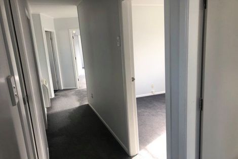 Photo of property in 5 Holly Grove, Maungaraki, Lower Hutt, 5010