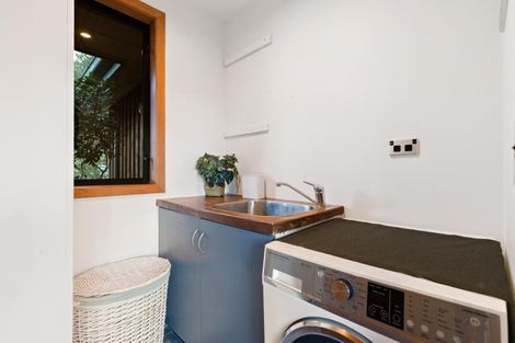 Photo of property in 32 Sarahs Hill, Hahei, Whitianga, 3591