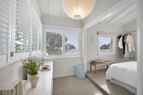 Photo of property in 28 Totara Street, Eastbourne, Lower Hutt, 5013