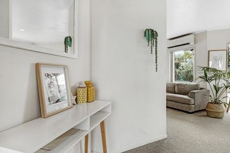 Photo of property in 4 Tiroroa Avenue, Te Atatu South, Auckland, 0610