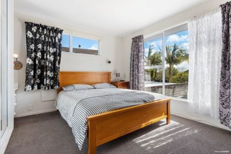 Photo of property in 22 Royal Road, Massey, Auckland, 0614