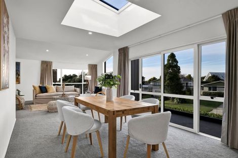 Photo of property in 20 Tiverton Crescent, Whalers Gate, New Plymouth, 4310