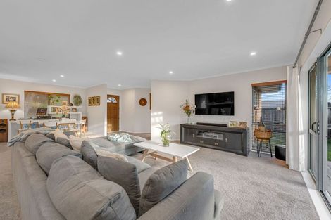 Photo of property in 2 Cottesmore Place, Huntington Park, Auckland, 2013