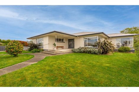Photo of property in 30 Timaru Road, Waimate, 7924