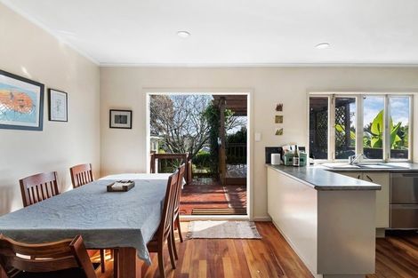 Photo of property in 52 Vera Road, Te Atatu South, Auckland, 0610