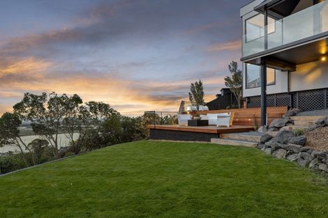 Photo of property in 7 Hatherly Lane, Mount Pleasant, Christchurch, 8081