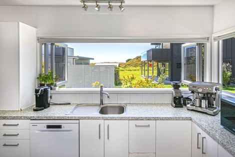 Photo of property in 15 Moray Place, Whiritoa, Whangamata, 3691