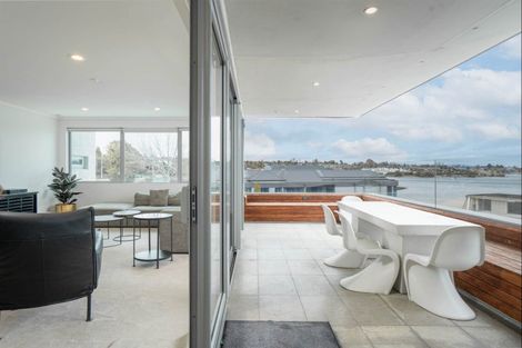 Photo of property in 225 Lake Terrace, Waipahihi, Taupo, 3330