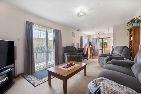 Photo of property in 20 Bundena Place, Clendon Park, Auckland, 2103