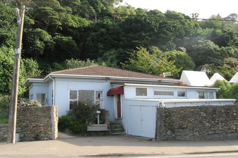 Photo of property in 455 Karaka Bay Road, Karaka Bays, Wellington, 6022