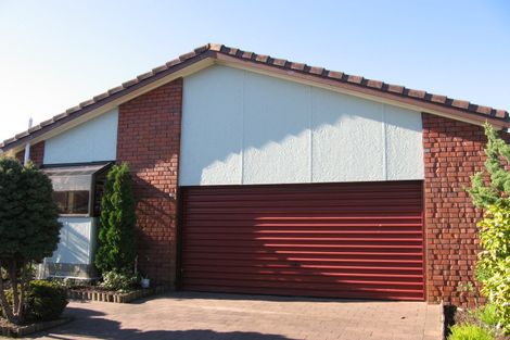 Photo of property in 4 Bosnyak Drive, Te Atatu South, Auckland, 0610