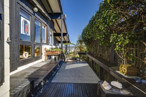 Photo of property in 34 Roslyn Road, Bluff Hill, Napier, 4110